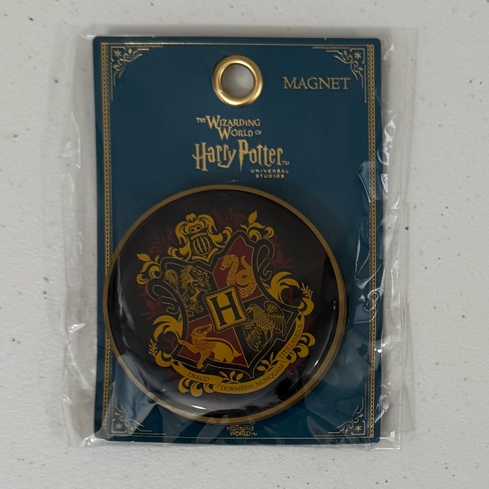 Harry Potter Hogwarts Magnet